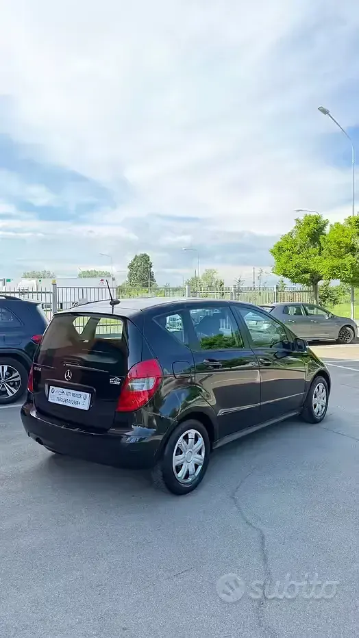 Begagnad Mercedes A160 95 HK (69 kW) 2010 Svart Sedan
