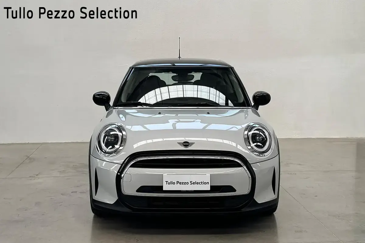 Usata Mini Cooper Classic 136 CV (100 kW) 2022 White silver metallizzato Utilitaria