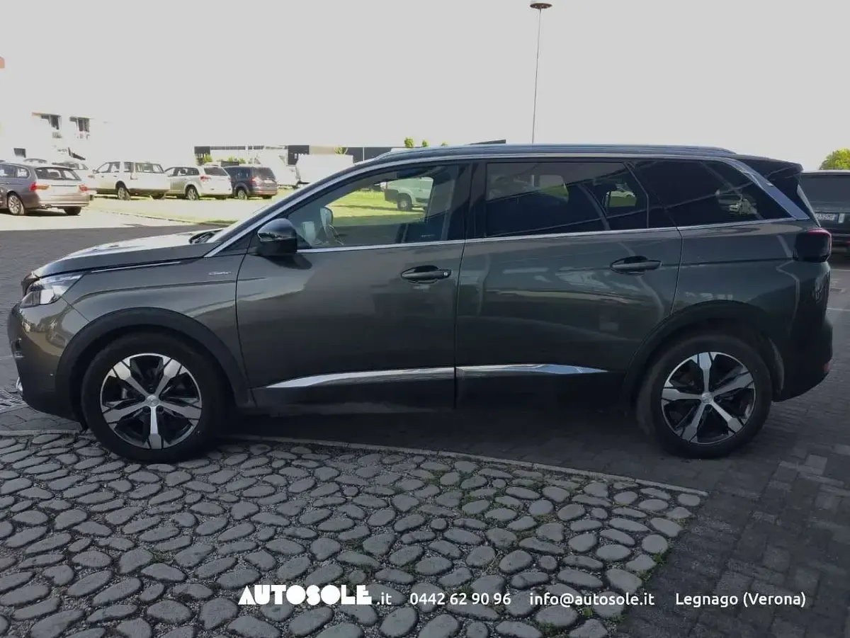 Usata Peugeot 5008 GT-line 131 CV (96 kW) 2019 Verde SUV
