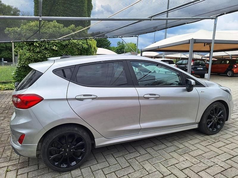 Usado Ford Fiesta ST-Line 86 HP (63 kW) 2021 Sedan