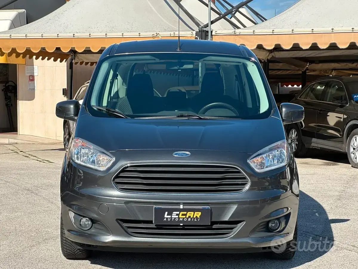 Usata Ford Tourneo Connect 101 CV (74 kW) 2016 Grigio Monovolume