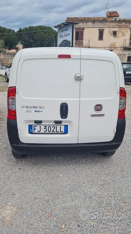 Usata Fiat Fiorino Trekking 95 CV (69 kW) 2017 Bianco Monovolume