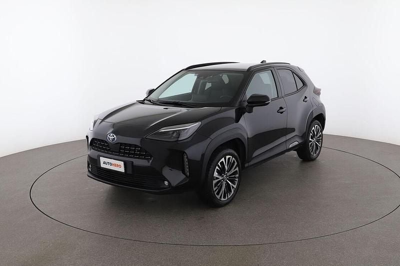 Nero Usata 2023 Toyota Yaris Hybrid Lounge | 24.999 € (Buon prezzo) - Immagine 1/4