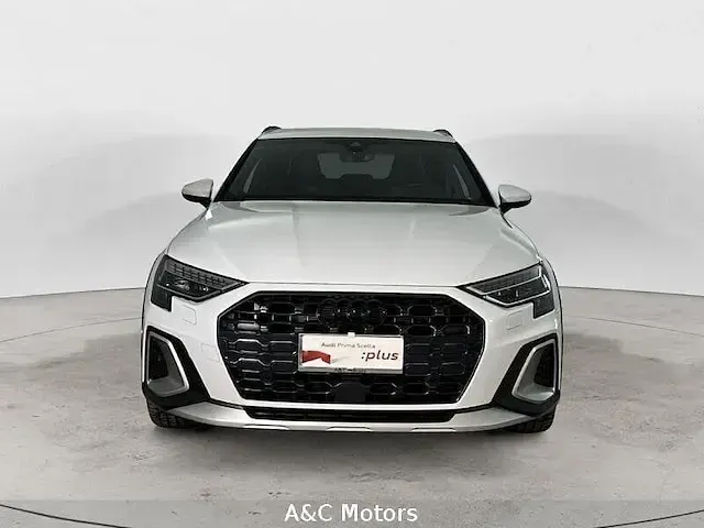 Usata Audi A3 Ambiente 150 CV (110 kW) 2025 Bianco Utilitaria