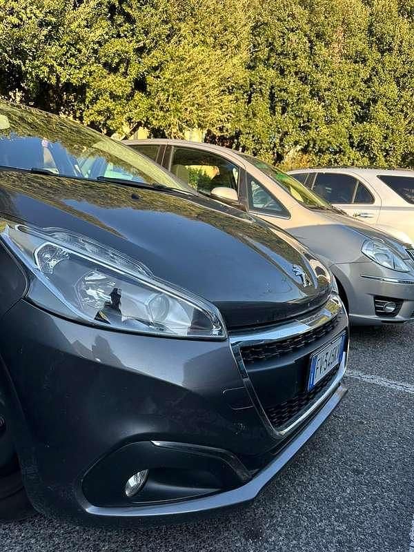 Usata Peugeot 208 Signature Sky 83 CV (61 kW) 2019 Grigio Utilitaria