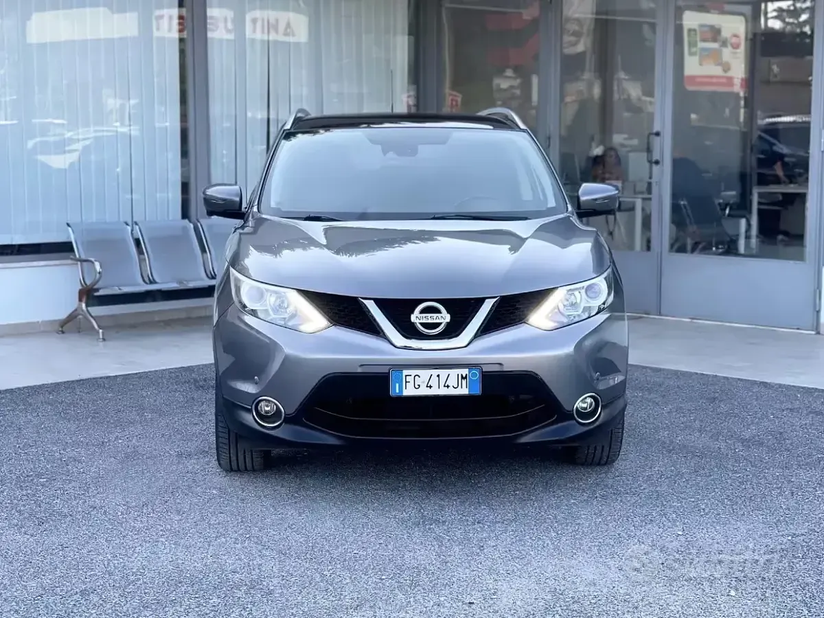 Usata Nissan Qashqai Tekna 110 CV (80 kW) 2016 Grigio SUV