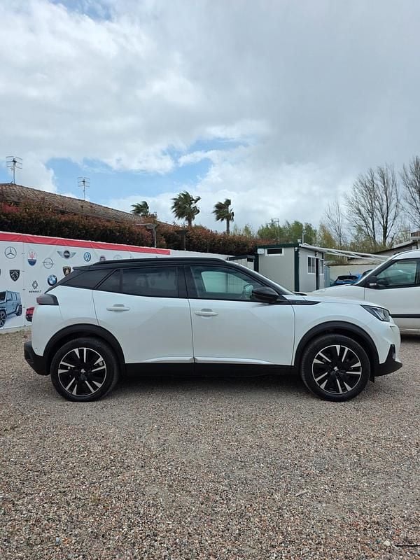 Usata Peugeot e-2008 GT-line 56 kW (77 CV) 2021 Bianco SUV