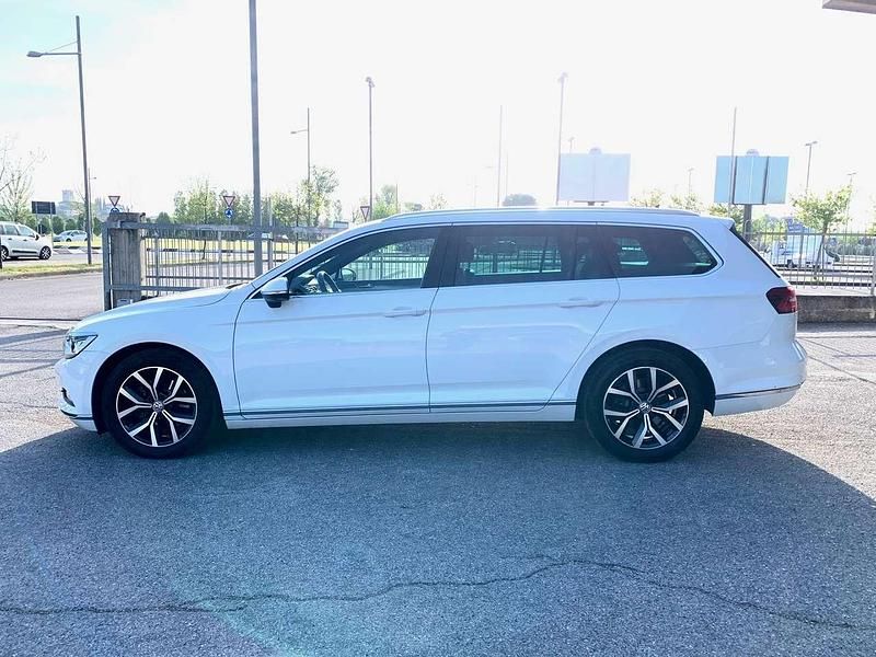 Usata VW Passat Executive 150 CV (110 kW) 2016 Bianco Station wagon