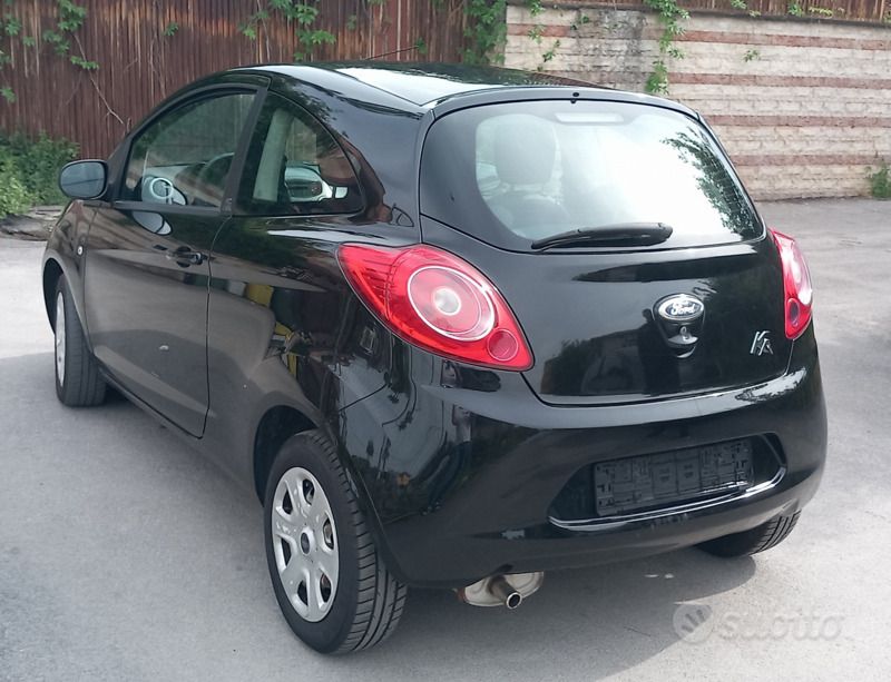 Usata Ford Ka 69 CV (50 kW) 2010 Nero Utilitaria