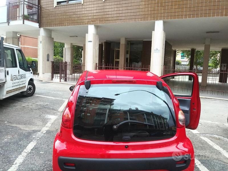 Usata Peugeot 107 68 CV (50 kW) 2006 Rosso Utilitaria