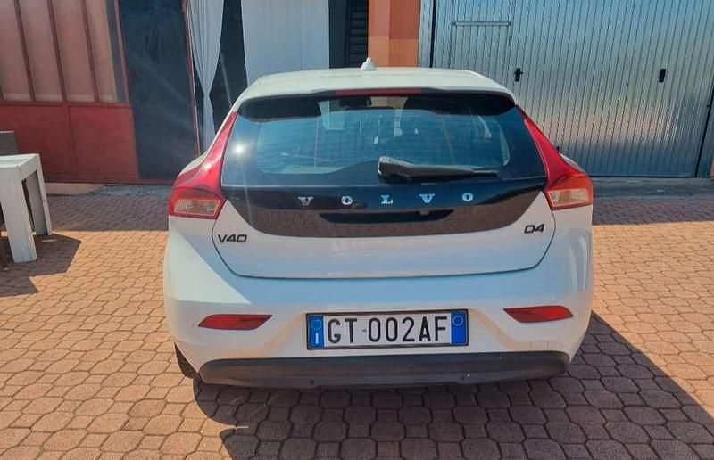 Usata Volvo V40 Summum 114 CV (83 kW) 2013 Bianco Berlina