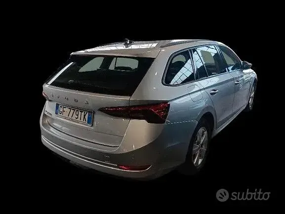 Usata Skoda Octavia Executive 150 CV (110 kW) 2021 Grigio Station wagon