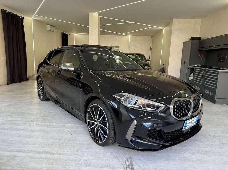 Usata BMW M135 306 CV (225 kW) 2020 Black sapphire Utilitaria