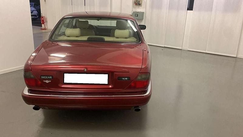 Usata Jaguar XJR S 396 CV (291 kW) 1996 Rosso Berlina