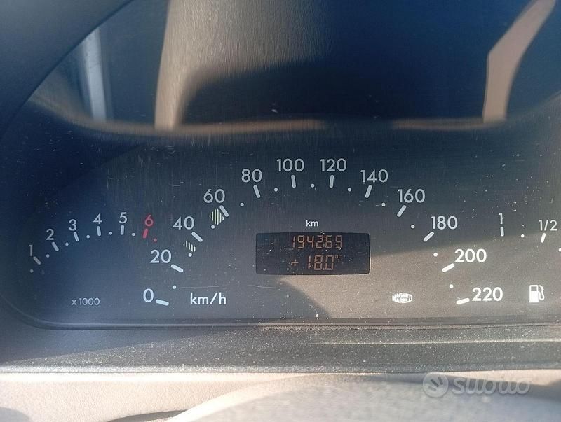 Gebraucht Mercedes A160 102 PS (75 kW) 2000 Grau Van / Kleinbus
