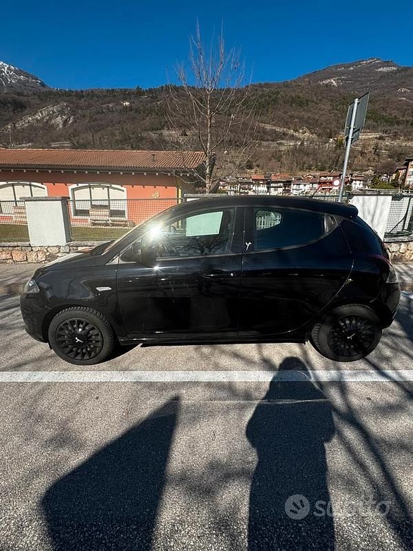 Usata Lancia Ypsilon S 69 CV (50 kW) 2015 Nero Utilitaria