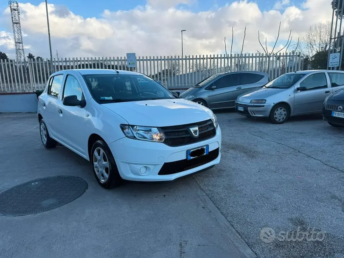 Usata Dacia Sandero Ambiance 72 CV (52 kW) 2015 Bianco Berlina