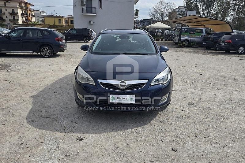 Usata Opel Astra Cosmo 125 CV (91 kW) 2011 Blu Station wagon