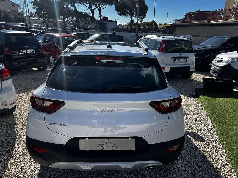 Usata Kia Stonic Style 101 CV (74 kW) 2022 Bianco SUV