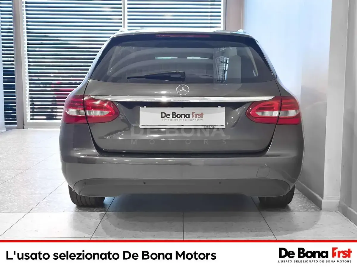 Usata Mercedes C200 Business 136 CV (100 kW) 2016 Grigio Station wagon