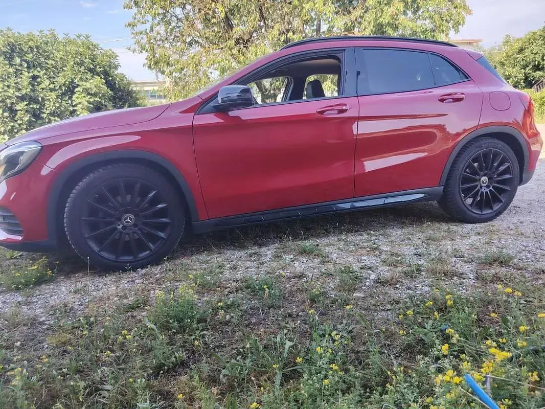 Usata Mercedes GLA180 Premium 122 CV (89 kW) 2020 SUV