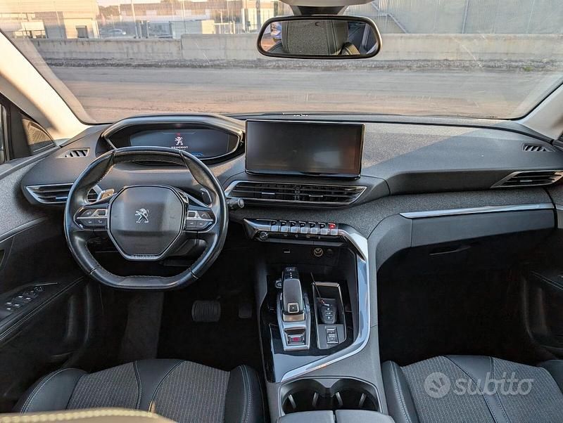 Usata Peugeot 3008 Allure 131 CV (96 kW) 2022 Nero SUV