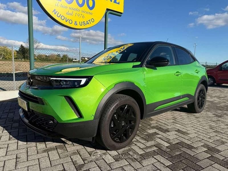 Verde Usata 2024 Opel Mokka SUV | 17.900 € (Buon prezzo) - Immagine 1/4