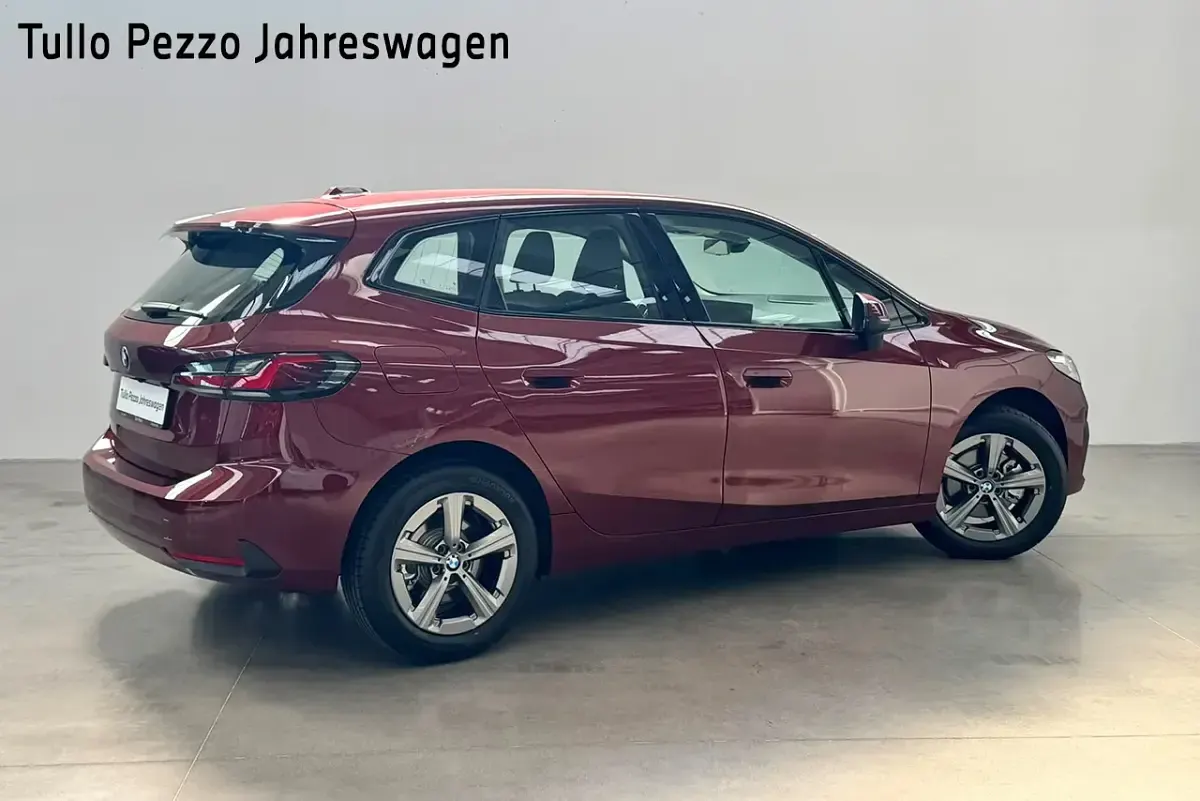 Usata BMW 220 Active Tourer Comfort Edition 156 CV (114 kW) 2025 Piemont rot metal Monovolume