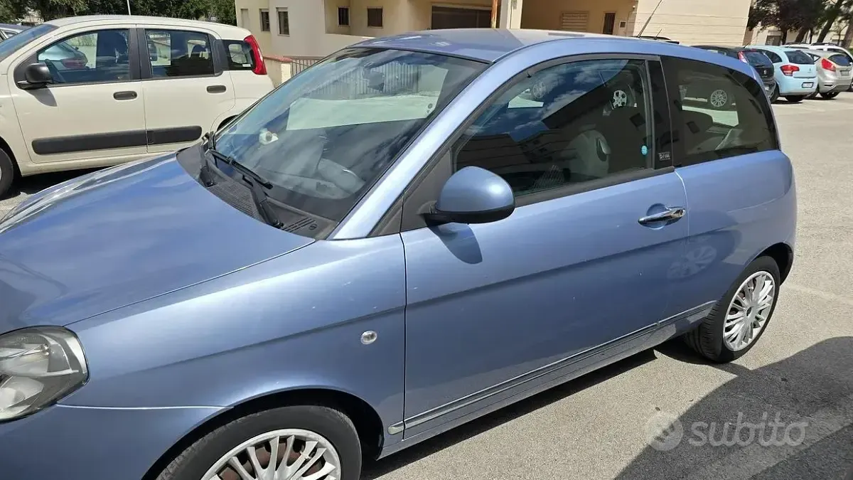 Usata Lancia Ypsilon 60 CV (44 kW) 2010 Utilitaria