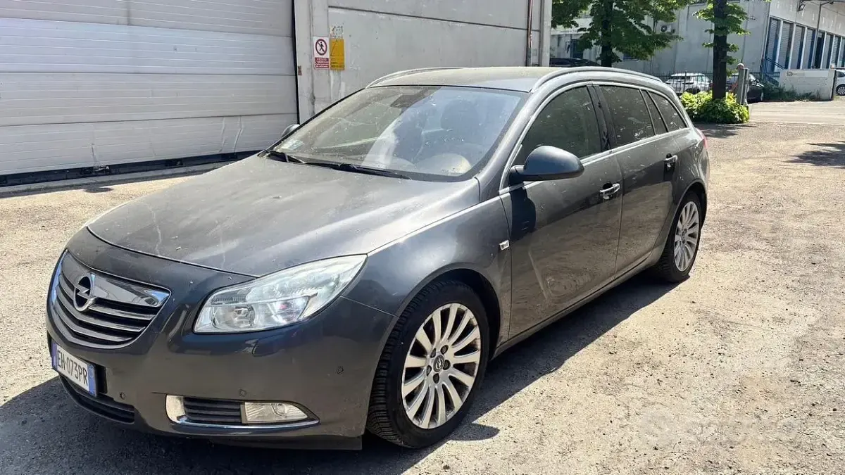Usata Opel Insignia Cosmo 131 CV (96 kW) 2011 Nero Station wagon