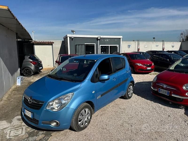 Usata Opel Agila 94 CV (69 kW) 2013 Blu Utilitaria