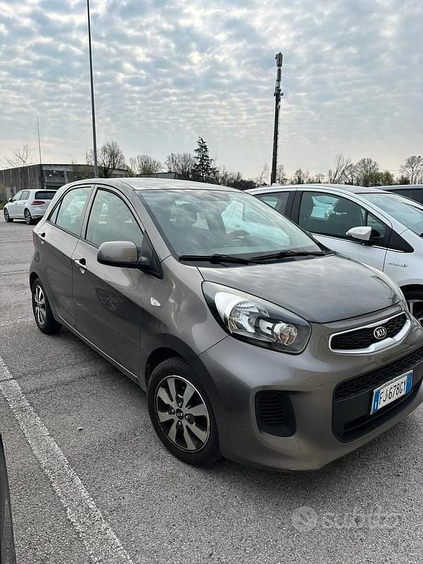 Gebraucht Kia Picanto Active 69 PS (50 kW) 2017 Grau Kleinwagen