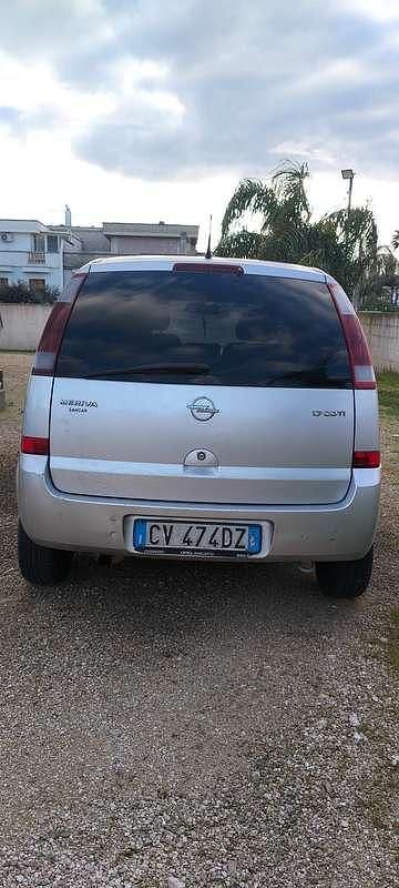 Usata Opel Meriva Cosmo 101 CV (74 kW) 2005 Argento Monovolume