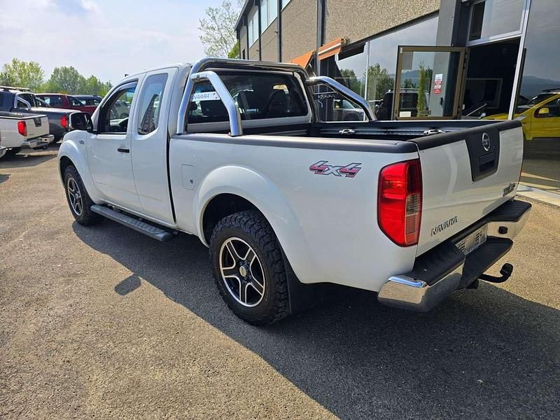 Usata Nissan Navara SE 190 CV (139 kW) 2012 Bianco Pick-up