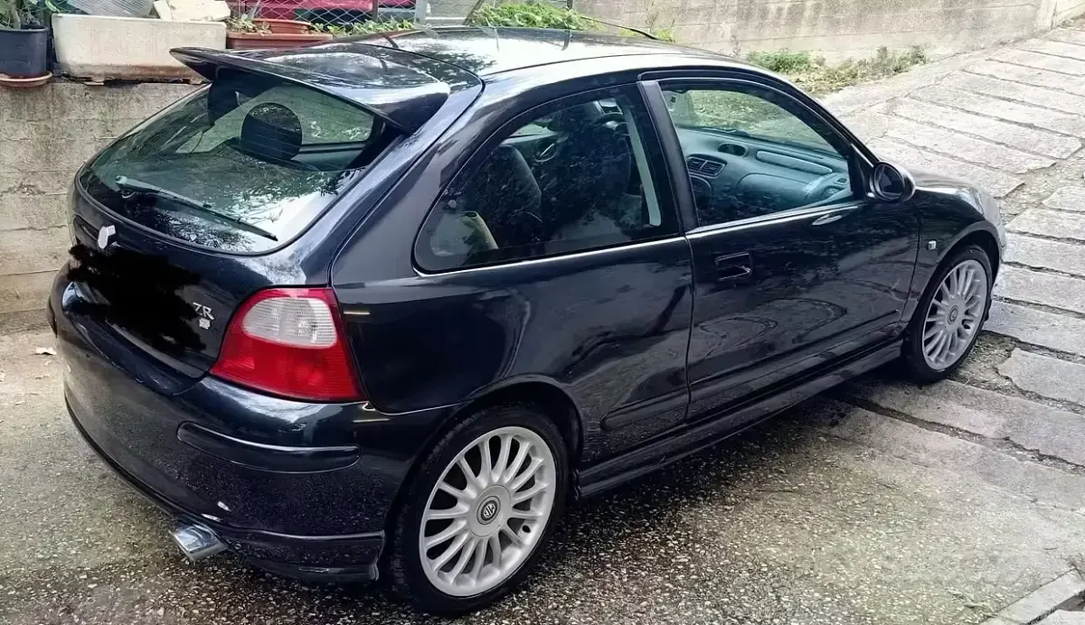 Usata MG ZR 103 CV (75 kW) 2002 Nero Utilitaria