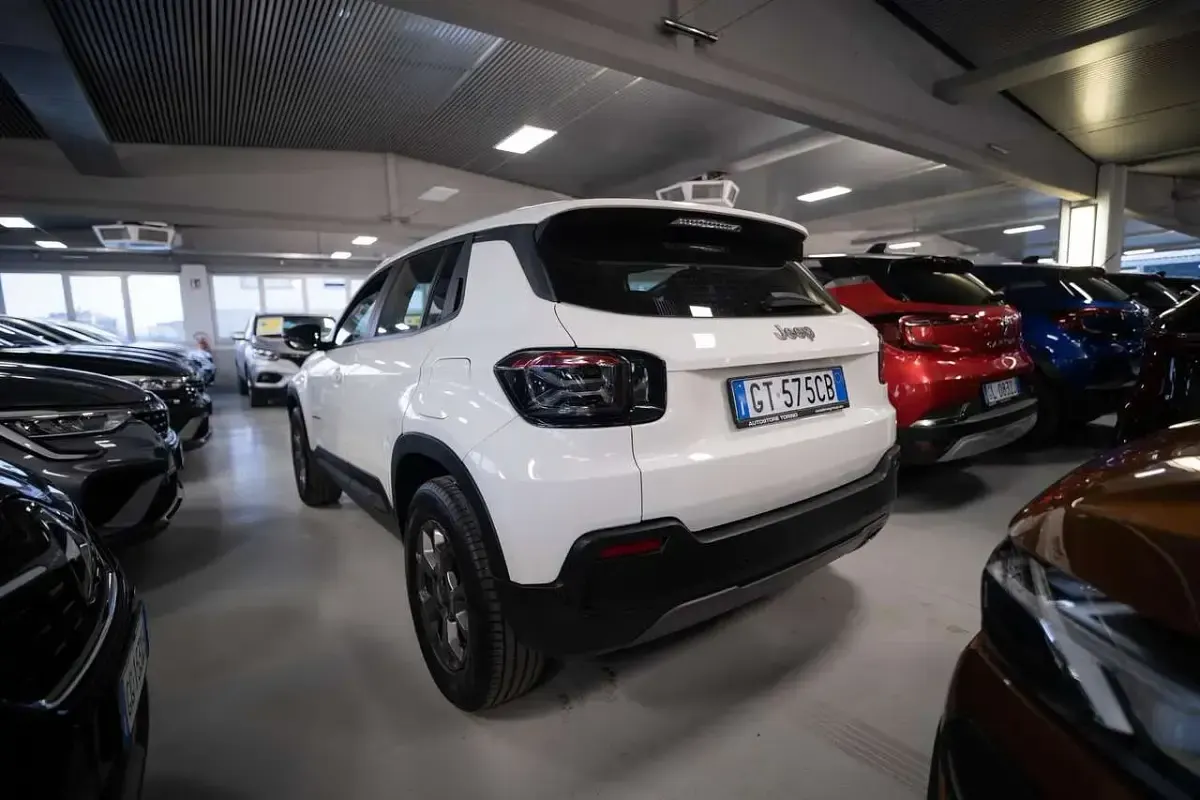 Usata Jeep Avenger Longitude 101 CV (74 kW) 2024 Bianco SUV