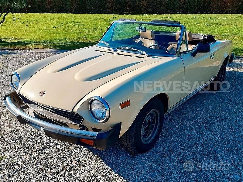 Usata Fiat 124 Spider 104 CV (76 kW) 1980 Beige Cabrio
