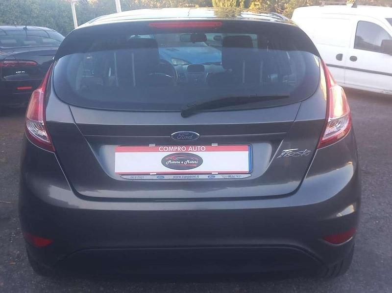 Usata Ford Fiesta Business Edition 75 CV (55 kW) 2017 Grigio Berlina