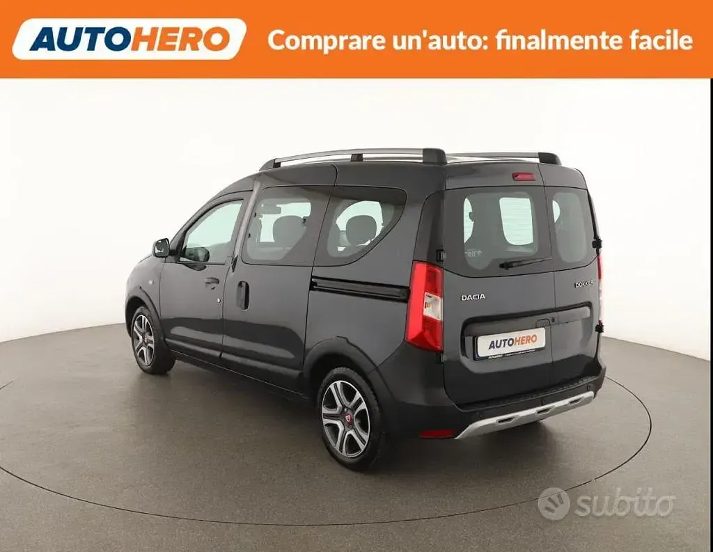 Usata Dacia Dokker Stepway 95 CV (69 kW) 2019 Nero Monovolume