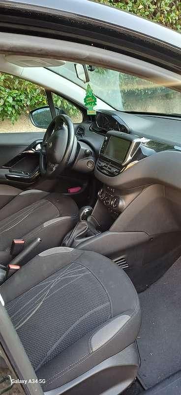 Gebraucht Peugeot 208 Active 82 PS (60 kW) 2013 Schwarz Kleinwagen