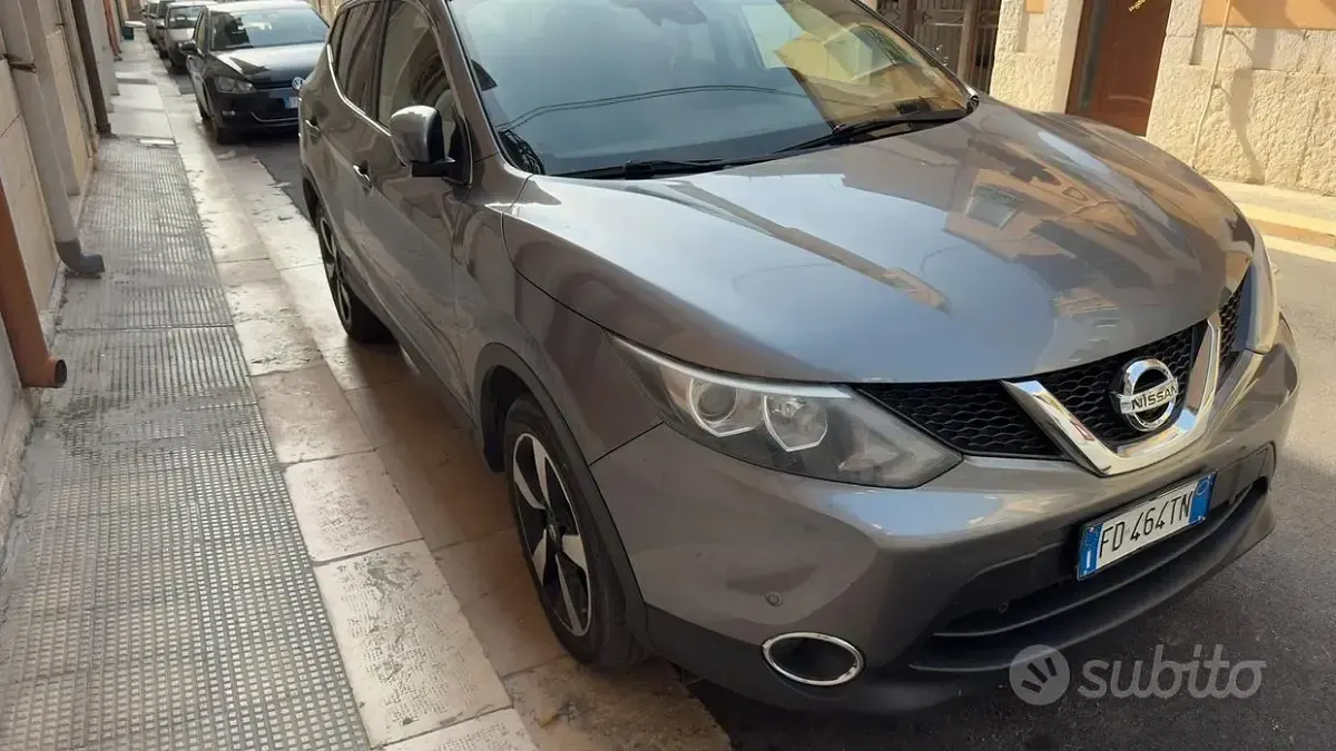 Usata Nissan Qashqai 131 CV (96 kW) 2016 Grigio SUV