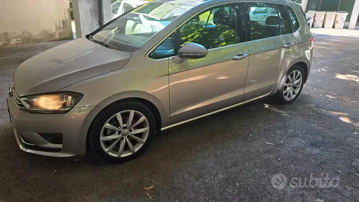 Usata VW Golf Sportsvan Business 116 CV (85 kW) 2017 Grigio Monovolume