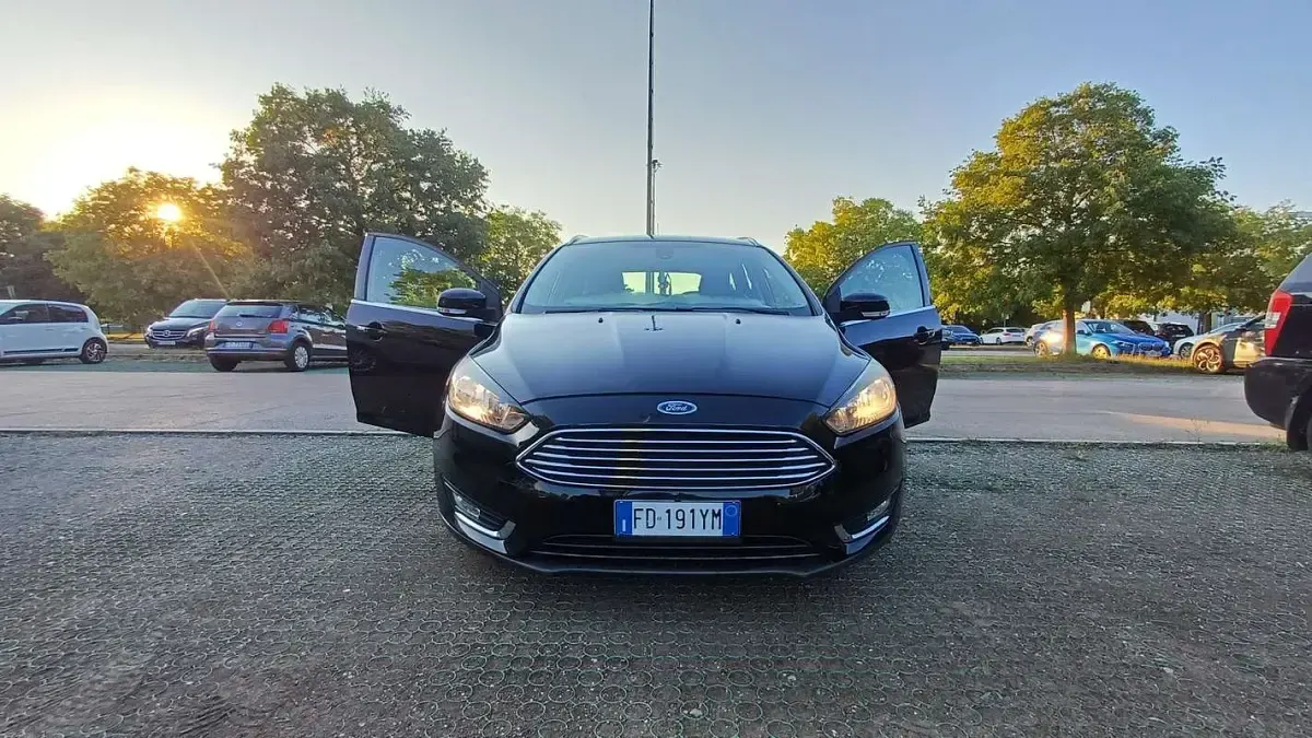 Usata Ford Focus Titanium S 120 CV (88 kW) 2016 Nero Station wagon