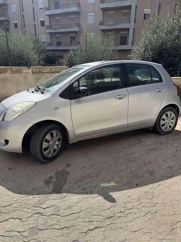 Usata Toyota Yaris 65 CV (47 kW) 2008 Utilitaria