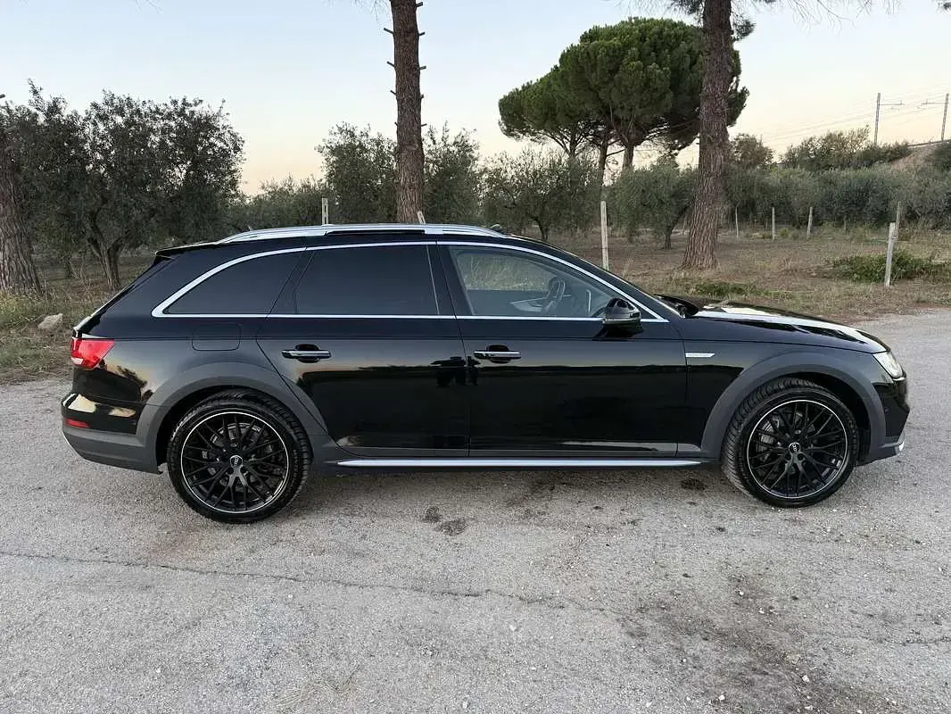 Usata Audi A4 Allroad Comfort 190 CV (139 kW) 2018 Nero Station wagon