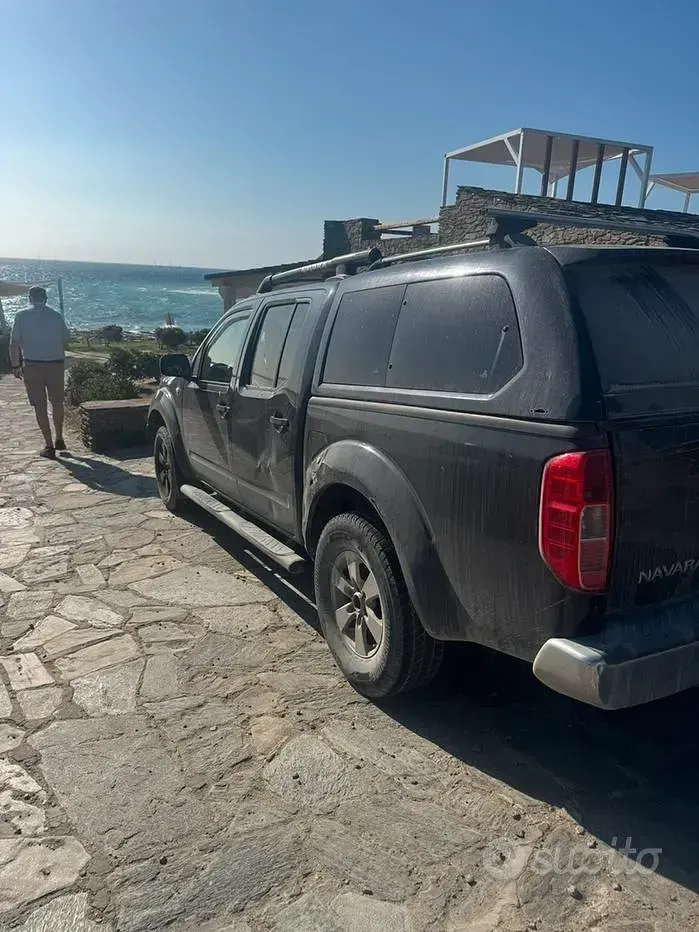 Usata Nissan Navara 171 CV (125 kW) 2007 Grigio Pick-up