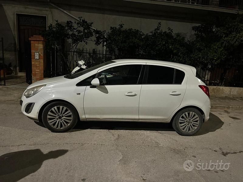 Usata Opel Corsa 95 CV (69 kW) 2013 Bianco Berlina