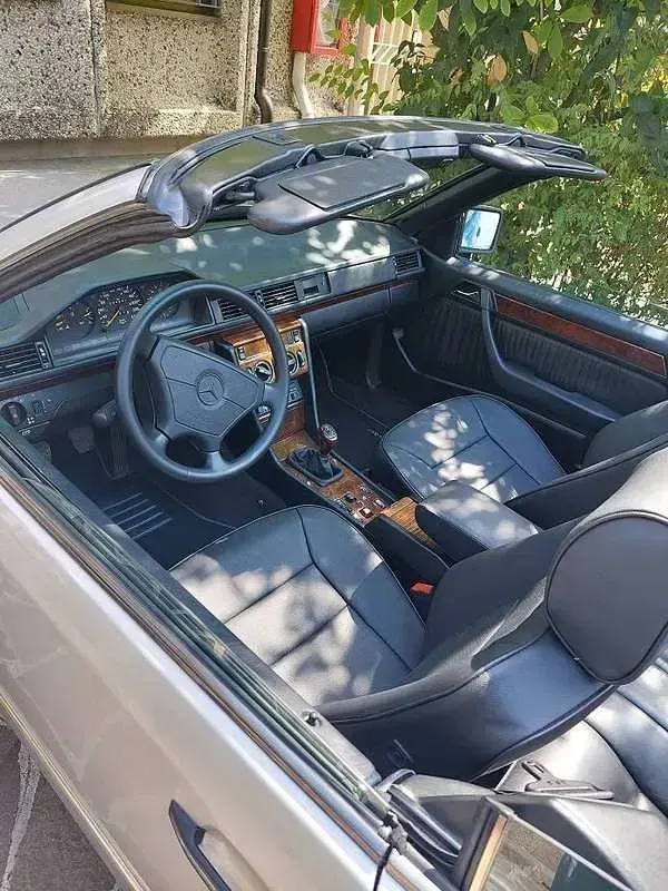 Usata Mercedes E200 136 CV (100 kW) 1994 Argento Cabrio