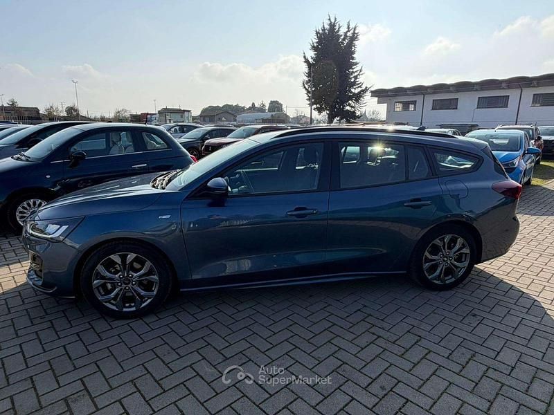 Usata Ford Focus ST-Line 116 CV (85 kW) 2023 Grigio Station wagon