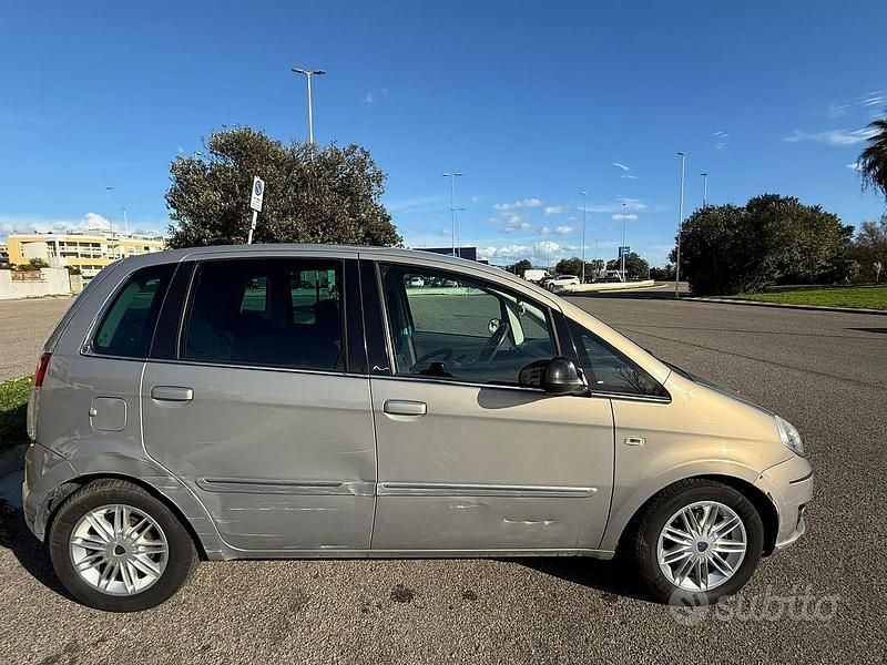 Usata Lancia Musa 90 CV (66 kW) 2011 Monovolume